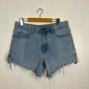 Vintage High Waist Raw Hem Denim Shorts Sz 32